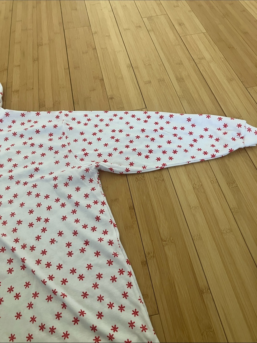 Women’s White Mock Neck Top with Red Daisy Print - Picture 2 of 10